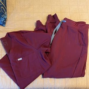 Figs maroon set